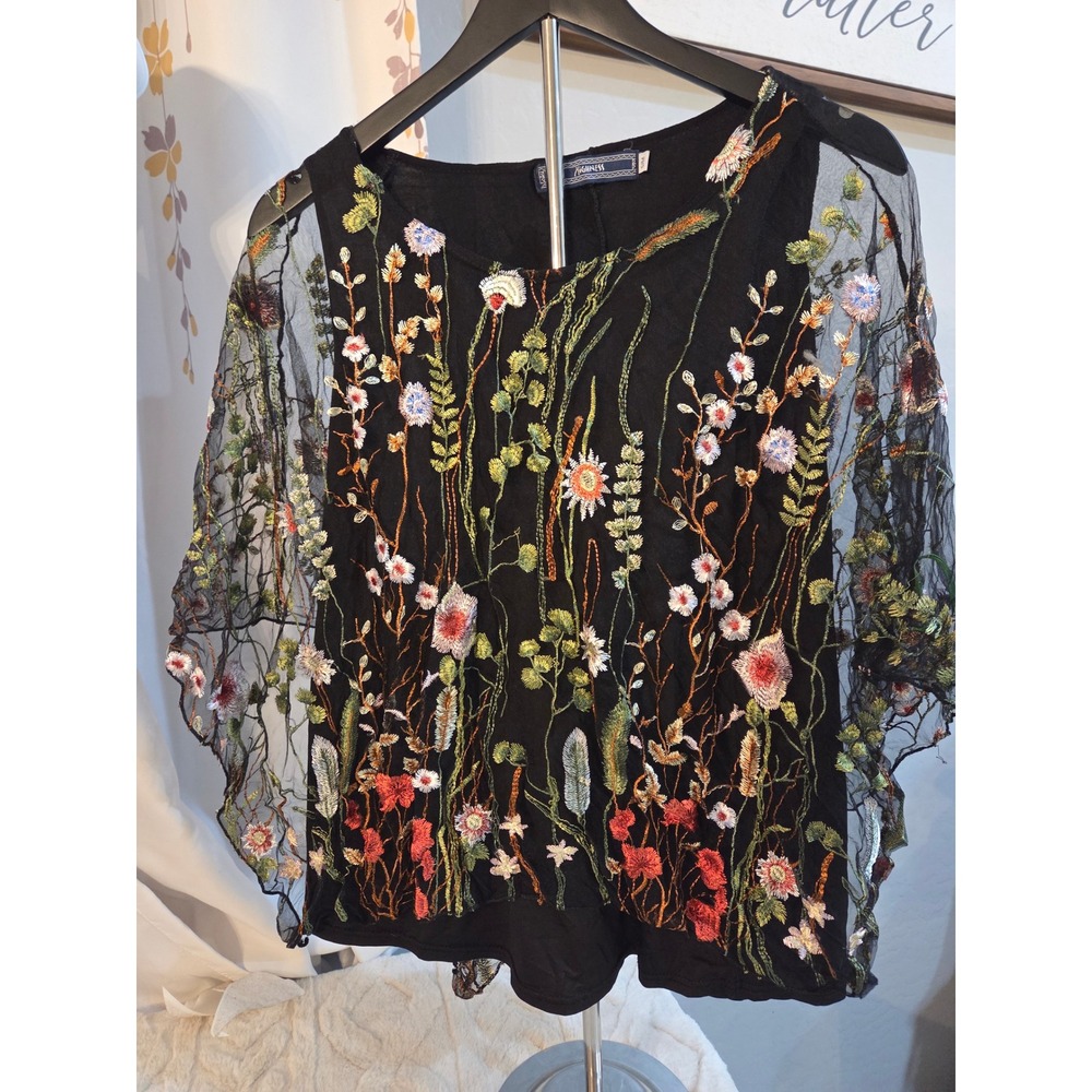 Vintage Highness Black Floral Butterfly Embroidered Mesh Overlay Blouse Size S/M